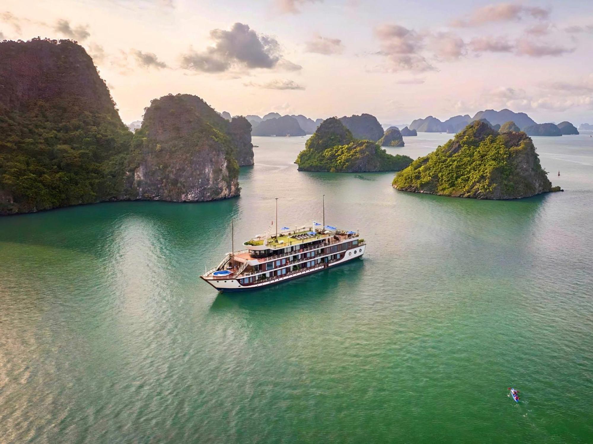 Le Journey Elegance Cruise Hotell Ha Long Eksteriør bilde